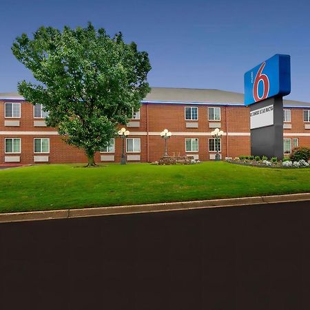 Motel 6 Tulsa, Ok - Central Екстериор снимка