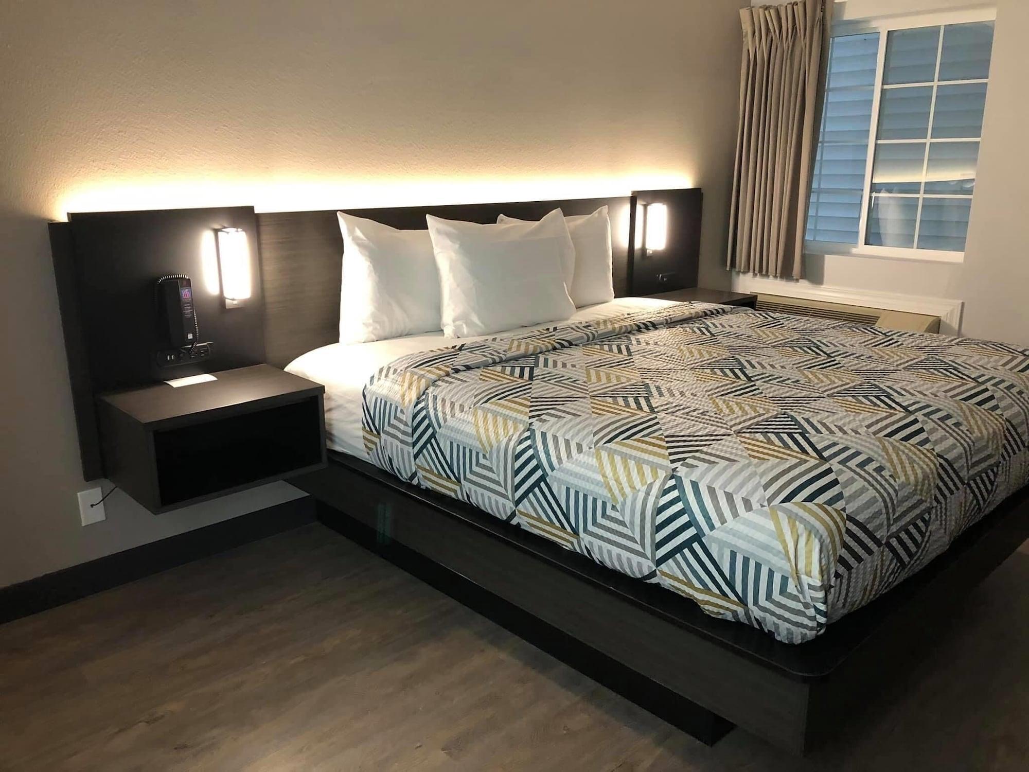 Motel 6 Tulsa, Ok - Central Екстериор снимка