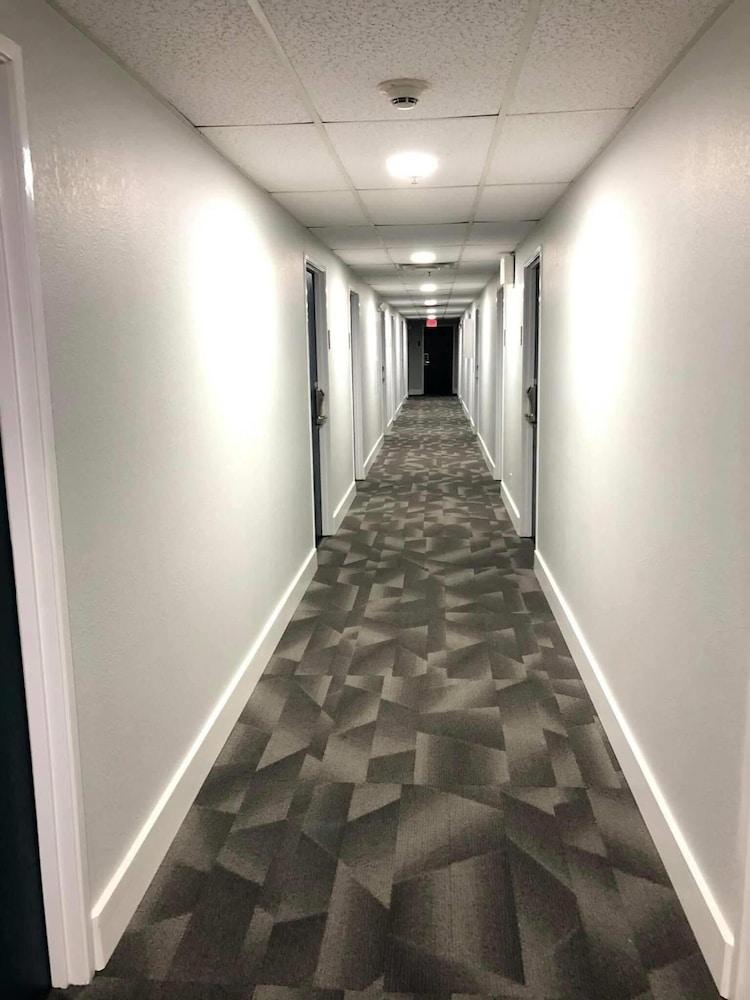 Motel 6 Tulsa, Ok - Central Екстериор снимка
