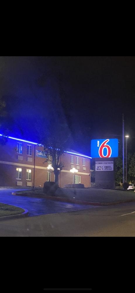 Motel 6 Tulsa, Ok - Central Екстериор снимка