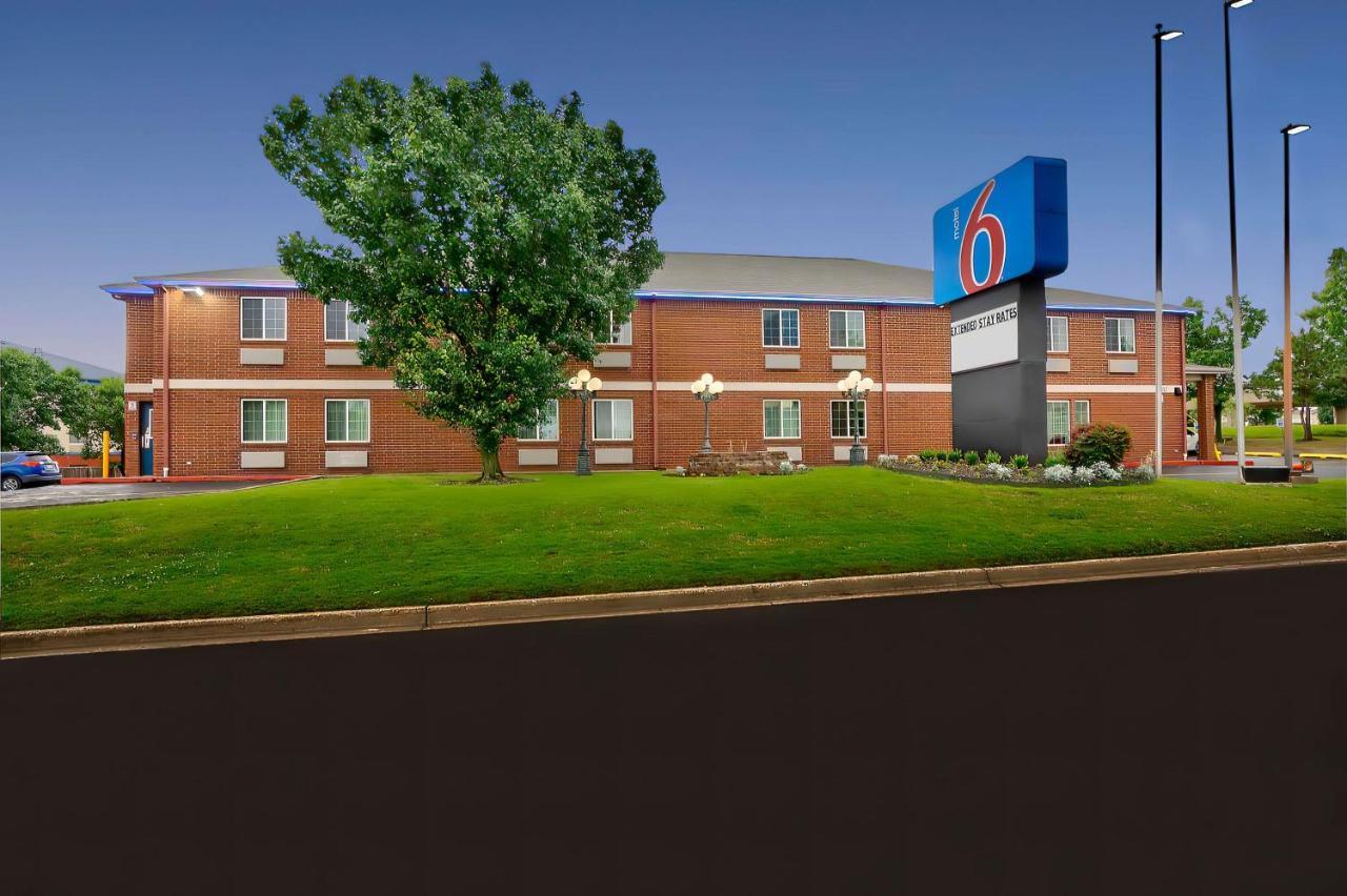 Motel 6 Tulsa, Ok - Central Екстериор снимка